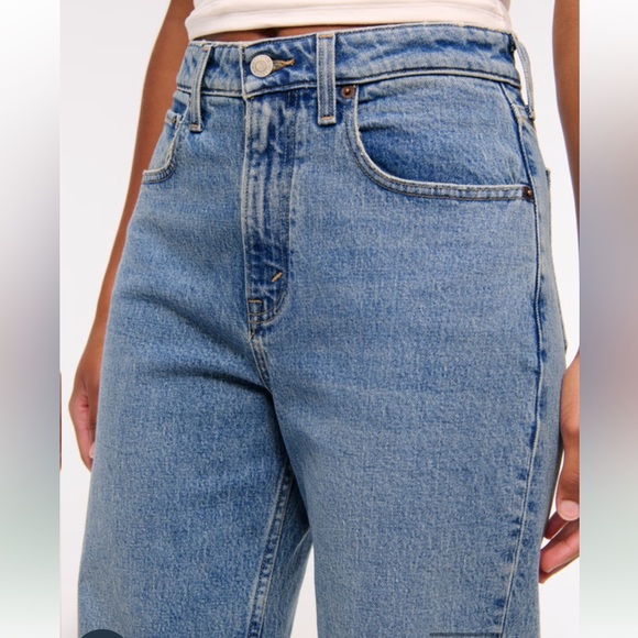 Abercrombie 90s Relaxed High-Rise Jeans - Curve Love - Picture 2 of 8